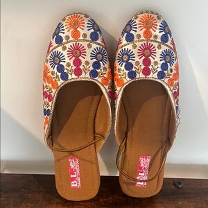 Color juttis (shoes) embroidered fits size 6